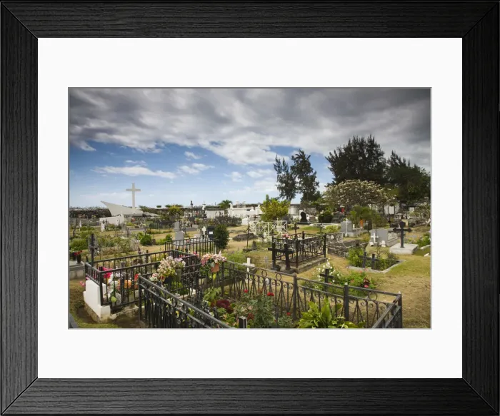 Framed Print : Reunion Island, St-Paul, Seafront Cimetiere Marin, cemetery