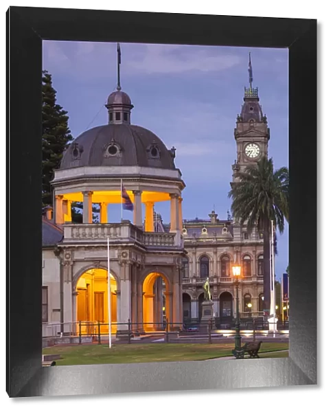 Australia, Victoria, VIC, Bendigo, Town Hall, dusk