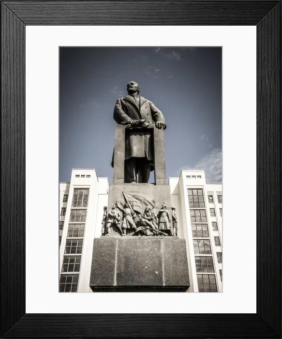 Framed Print : Lenin Statue & Government building, Independence Square, Minsk, Belarus Framed Print : Lenin Statue & Government building, Independence Square, Minsk, Belarus