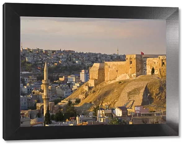 Turkey, Eastern Turkey, Gaziantep - Antep, Castle and city view