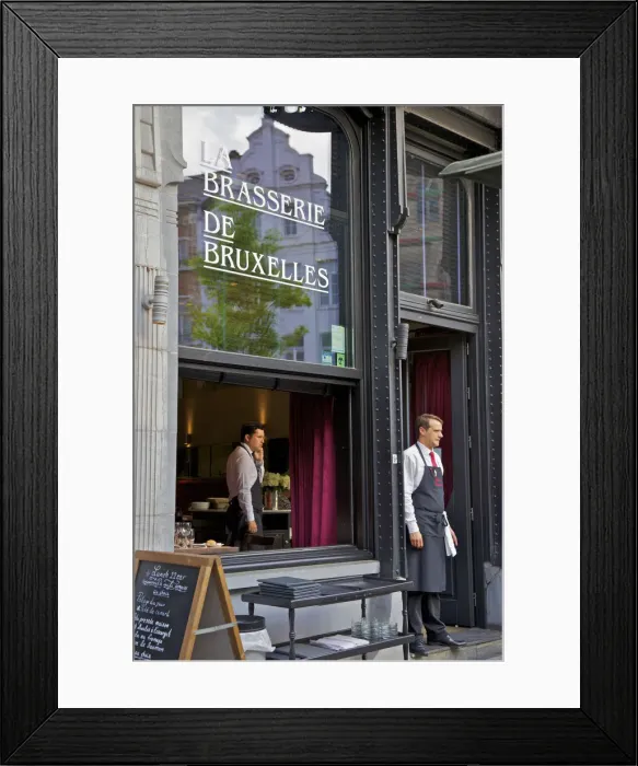Framed Print : Restaurant in the Grand Place, Brussels, Belgium Framed Print : Restaurant in the Grand Place, Brussels, Belgium