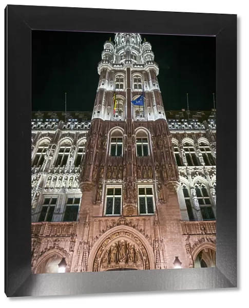 Belgium, Brussels, Grand Place, Hotel de ville, evening illumination