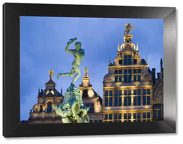 Belgium, Antwerp, Brabo Fountain and Grotemarkt, buildings, dusk