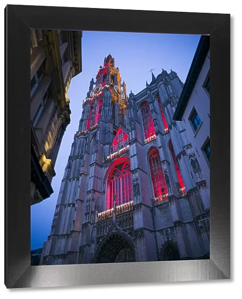 Belgium, Antwerp, Groenplaats, Onze-Lieve-Vrouwekathedraal cathedral, winter, dusk