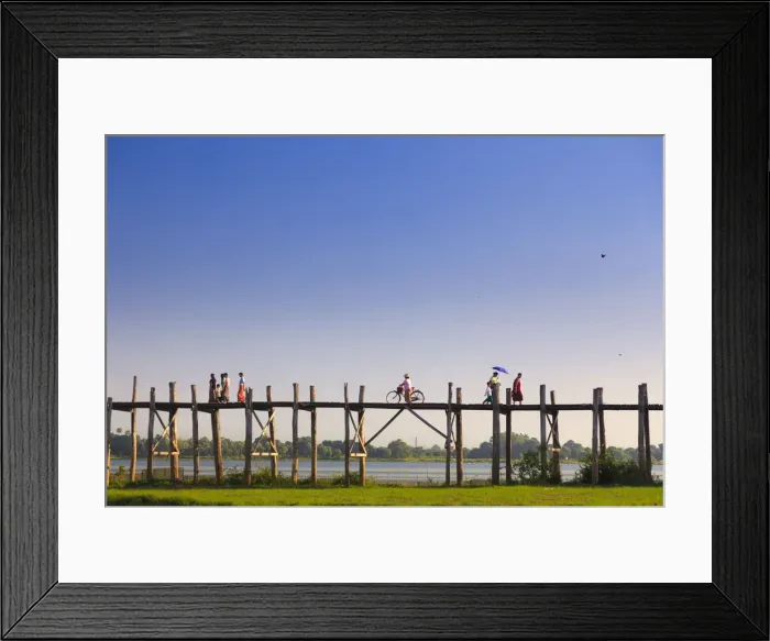 Framed Print : Myanmar (Burma), Mandalay, Amarapura, U-bein bridge (worlds longest Teak bridge) Framed Print : Myanmar (Burma), Mandalay, Amarapura, U-bein bridge (worlds longest Teak bridge)