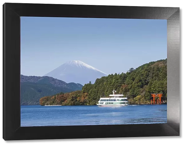 Japan, Honshu, Fuji-Hakone-Izu National Park, Lake Ashinoko, Sightseeing Tour Boat and Mt