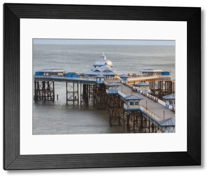 Framed Print : Wales, Llandudno, Llandudno Pier Framed Print : Wales, Llandudno, Llandudno Pier