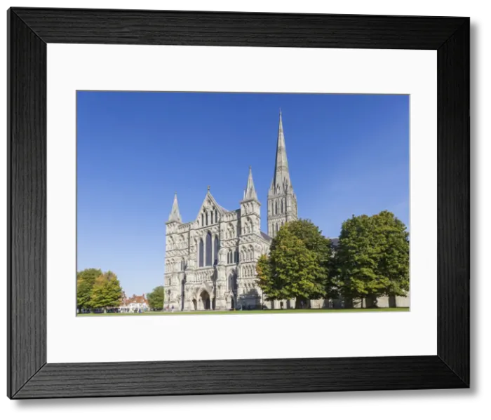 Framed Print : England, Wiltshire, Salisbury, Salisbury Cathedral Framed Print : England, Wiltshire, Salisbury, Salisbury Cathedral