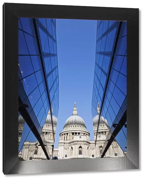 England, London, The City, St Pauls Cathedral