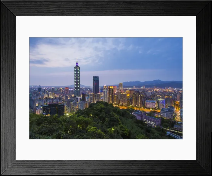 Framed Print : Taiwan, Taipei, City skyline and Taipei 101 building in the Xinyi district Framed Print : Taiwan, Taipei, City skyline and Taipei 101 building in the Xinyi district