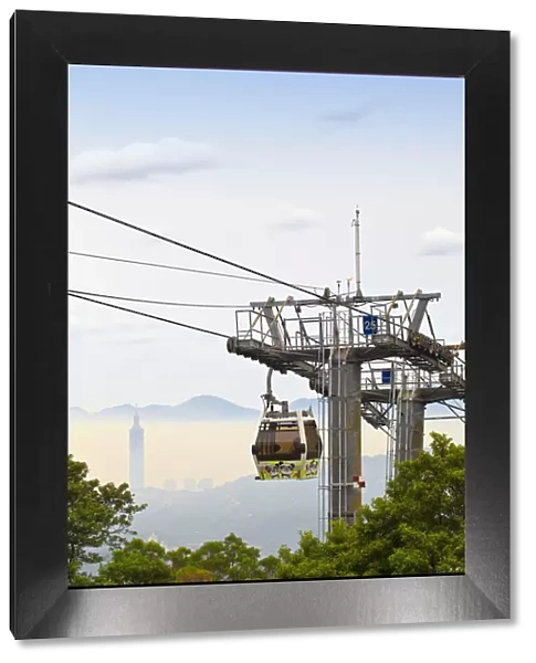 Taiwan, Taipei, Cable car on The hills of Maokong with Taipei 101 in background