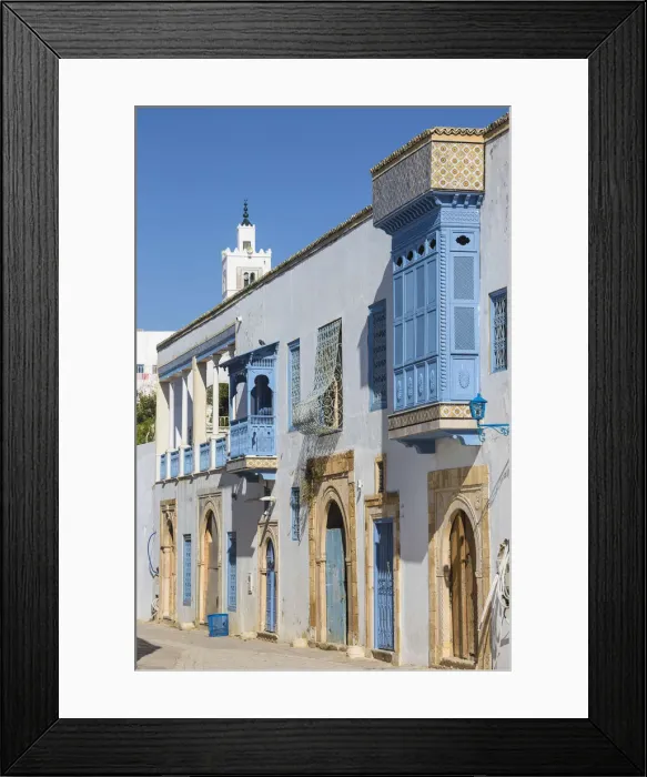 Framed Print : Tunisia, Main street in the Picturesque whitewashed village of Sidi Bou Said Framed Print : Tunisia, Main street in the Picturesque whitewashed village of Sidi Bou Said