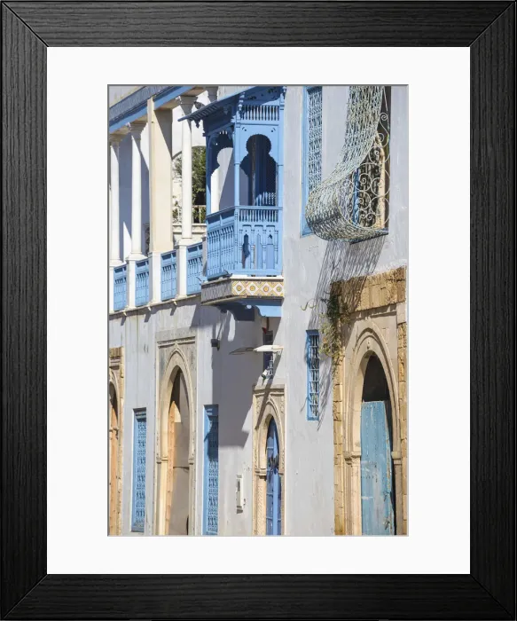 Framed Print : Tunisia, Main street in the Picturesque whitewashed village of Sidi Bou Said Framed Print : Tunisia, Main street in the Picturesque whitewashed village of Sidi Bou Said