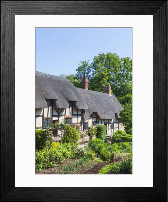 Framed Print : England, Warwickshire, Cotswolds, Stratford-Upon-Avon, Anne Hathaways Cottage Framed Print : England, Warwickshire, Cotswolds, Stratford-Upon-Avon, Anne Hathaways Cottage
