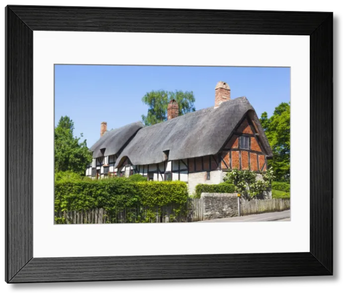 Framed Print : England, Warwickshire, Cotswolds, Stratford-Upon-Avon, Anne Hathaways Cottage Framed Print : England, Warwickshire, Cotswolds, Stratford-Upon-Avon, Anne Hathaways Cottage