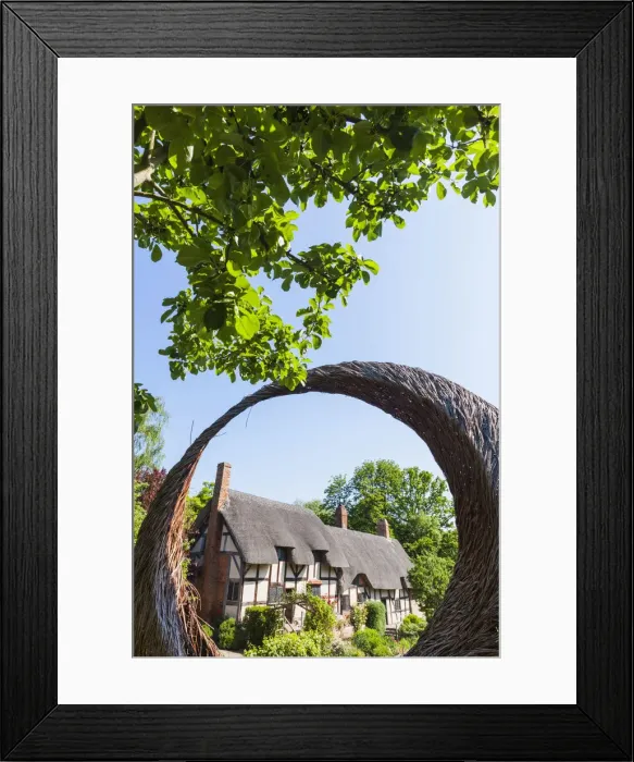 Framed Print : England, Warwickshire, Cotswolds, Stratford-Upon-Avon, Anne Hathaways Cottage Framed Print : England, Warwickshire, Cotswolds, Stratford-Upon-Avon, Anne Hathaways Cottage