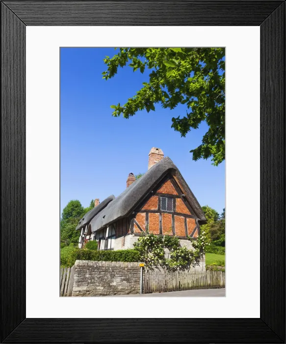 Framed Print : England, Warwickshire, Cotswolds, Stratford-Upon-Avon, Anne Hathaways Cottage Framed Print : England, Warwickshire, Cotswolds, Stratford-Upon-Avon, Anne Hathaways Cottage