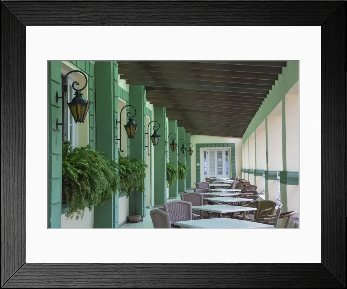 Framed Print : Cuba, Havana, Terrace bar / Restaurant at Hotel Plaza Framed Print : Cuba, Havana, Terrace bar / Restaurant at Hotel Plaza