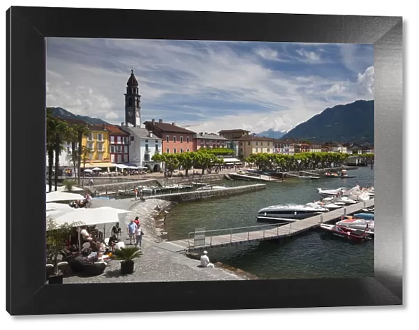 Switzerland, Ticino, Lake Maggiore, Ascona, Piazza Motta and lakefront
