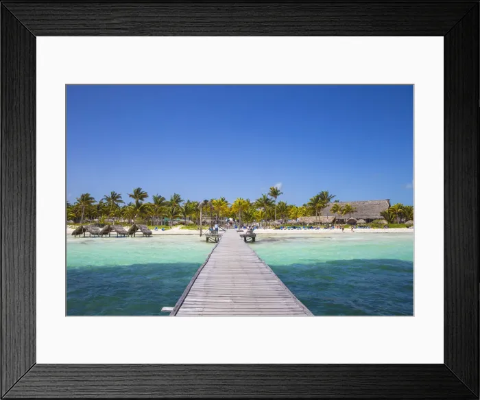 Framed Print : Cuba, Jardines del Rey, Cayo Guillermo, Playa El Paso, Wooden pier leading to Melia Hotel