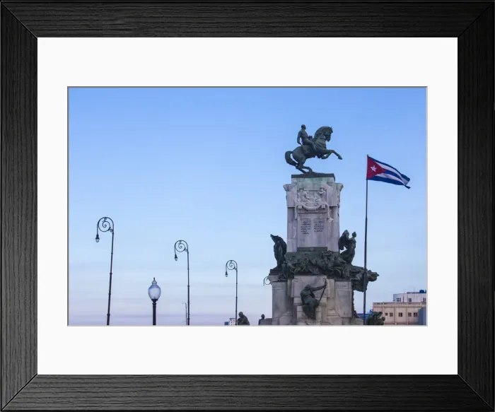 Framed Print : Cuba, Havana, Malecon, Monument to Lieutenant-General Antonio Maceo, known as Framed Print : Cuba, Havana, Malecon, Monument to Lieutenant-General Antonio Maceo, known as