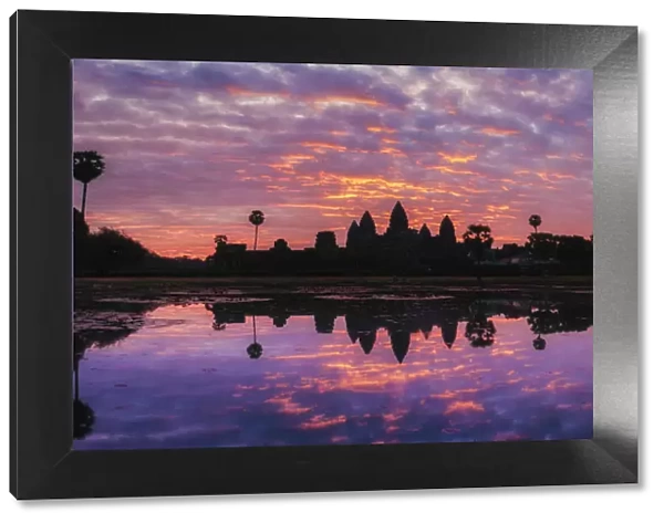 Cambodia, Temples of Angkor (UNESCO site), Angkor Wat