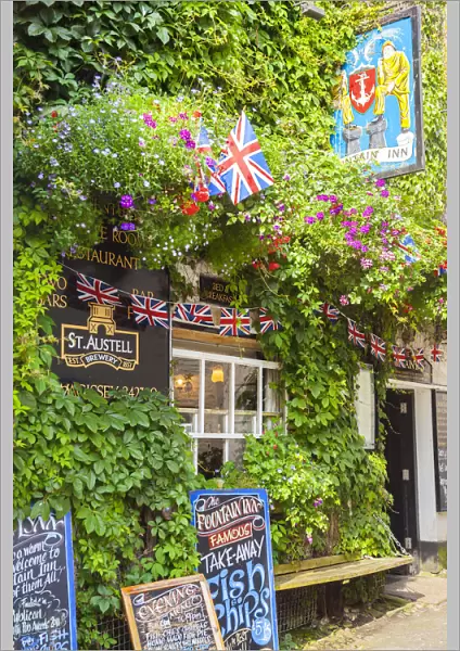 Pub, Mevagissey, Cornwall, England, UK