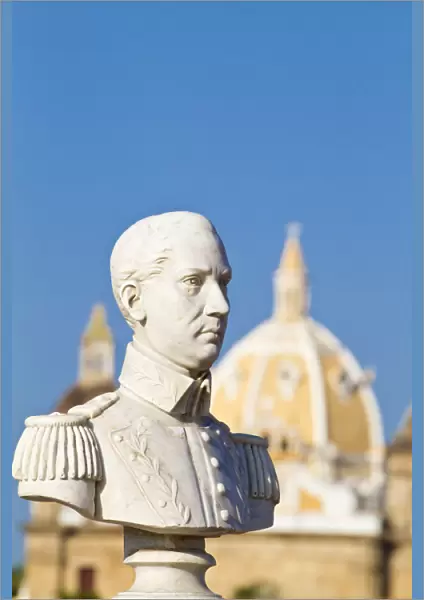 Colombia, Bolivar, Cartagena De Indias, Plaza de la Paz, Statue