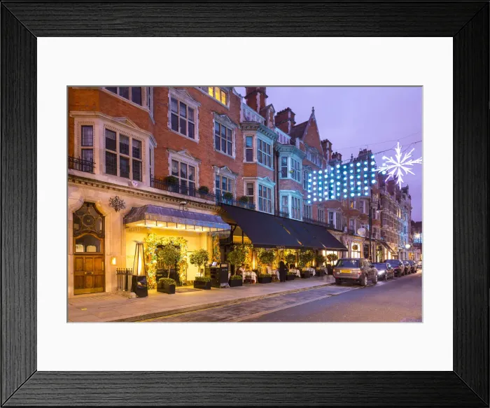 Framed Print : Mount Street, Mayfair, London, Engand, UK Framed Print : Mount Street, Mayfair, London, Engand, UK