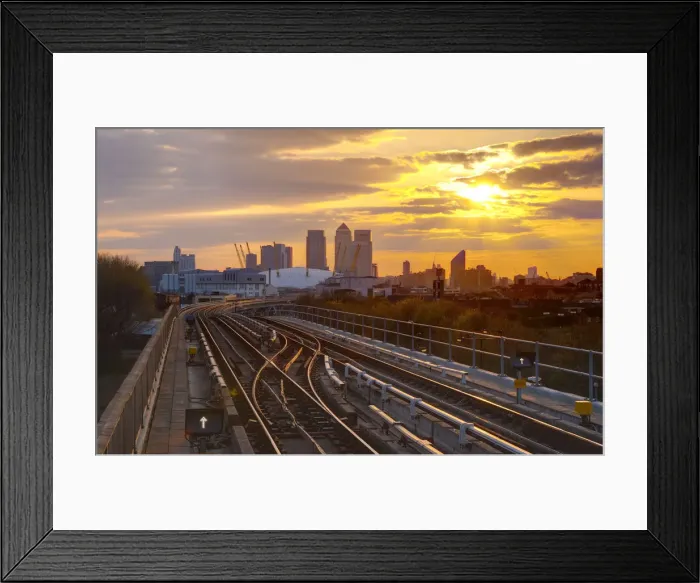 Framed Print : UK, England, London, Canary Wharf and The O2 Arena (Millennium Dome) from Pontoon Framed Print : UK, England, London, Canary Wharf and The O2 Arena (Millennium Dome) from Pontoon