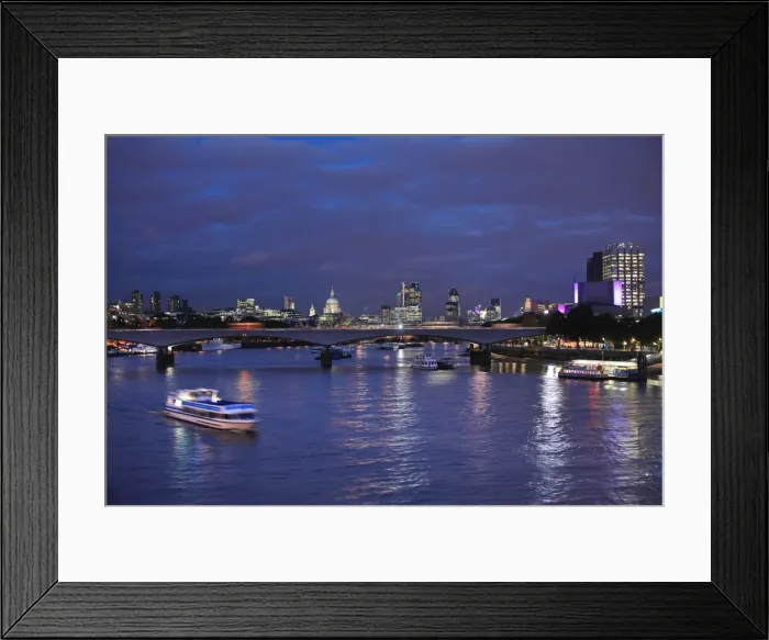 Framed Print : Waterloo bridge and River Thames, London, England Framed Print : Waterloo bridge and River Thames, London, England