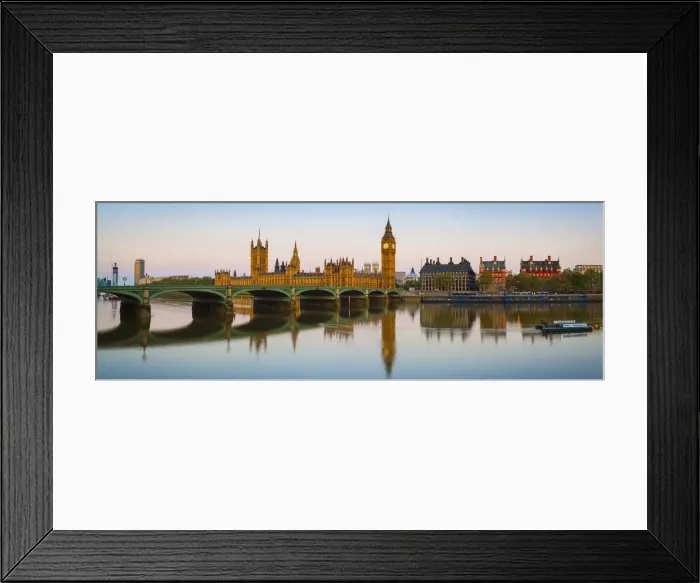 Framed Print : The Houses of Parliament & The River Thames illuminated at dawn Framed Print : The Houses of Parliament & The River Thames illuminated at dawn