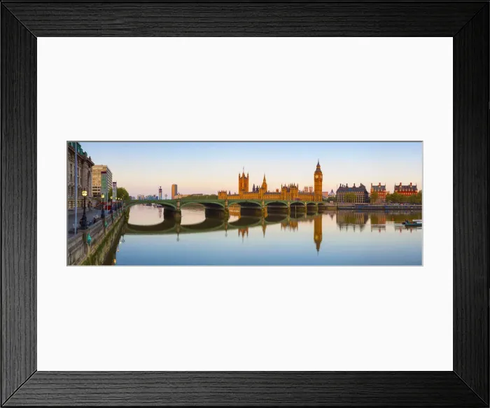 Framed Print : The Houses of Parliament & The River Thames illuminated at sunrise Framed Print : The Houses of Parliament & The River Thames illuminated at sunrise