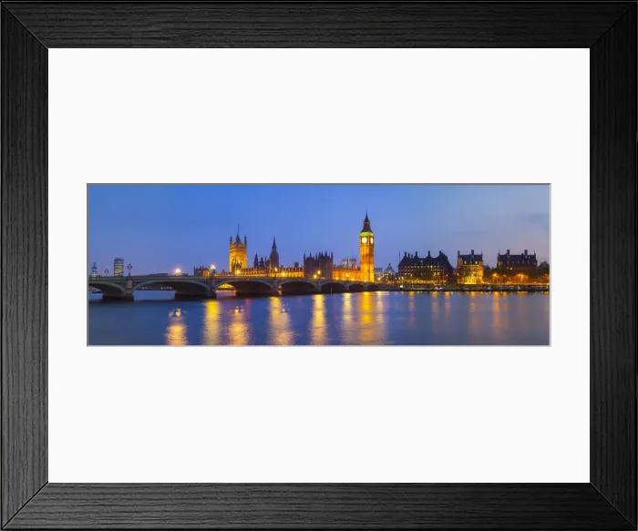 Framed Print : The Houses of Parliament & The River Thames illuminated at dusk Framed Print : The Houses of Parliament & The River Thames illuminated at dusk