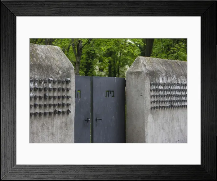 Framed Print : Germany, Hessen, Frankfurt-am-Main, Jewish cemetery, gates