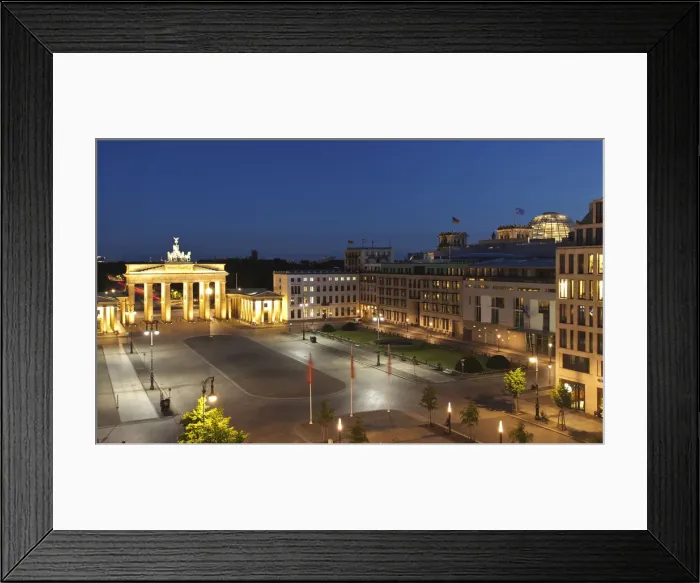 Framed Print : Brandenburg Gate & Pariser Platz, Berlin, Germany Framed Print : Brandenburg Gate & Pariser Platz, Berlin, Germany