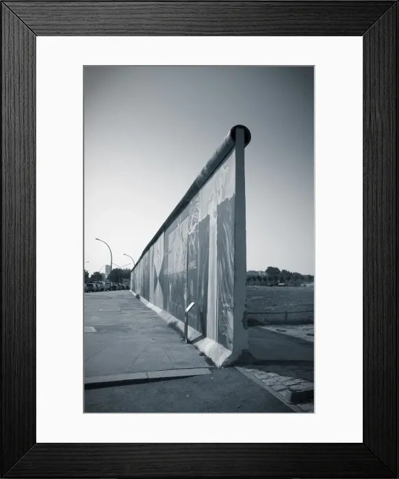 Framed Print : Eastside gallery (Berlin Wall), Muhlenstrasse, Berlin, Germany Framed Print : Eastside gallery (Berlin Wall), Muhlenstrasse, Berlin, Germany