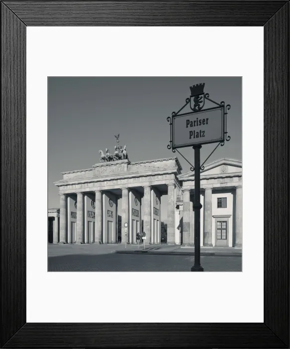 Framed Print : Brandenburg Gate, Pariser Platz, Berlin, Germany Framed Print : Brandenburg Gate, Pariser Platz, Berlin, Germany