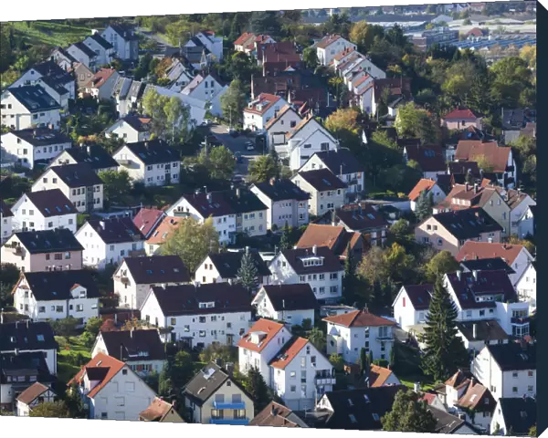 Germany, Baden-Wurttemburg, Stuttgart-Uhlbach, elevated village view in the fall