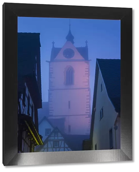 Germany, Baden-Wurttemburg, Kaiserstuhl Area, Endingen, Peterkirche church, fog, dawn
