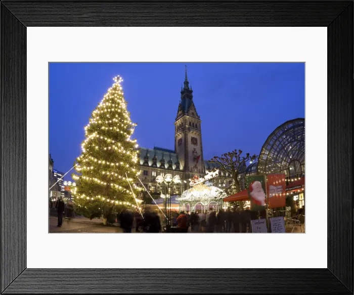 Framed Print : Christmas Market, Rathaus, Hamburg, State of Hamburg, Germany Framed Print : Christmas Market, Rathaus, Hamburg, State of Hamburg, Germany