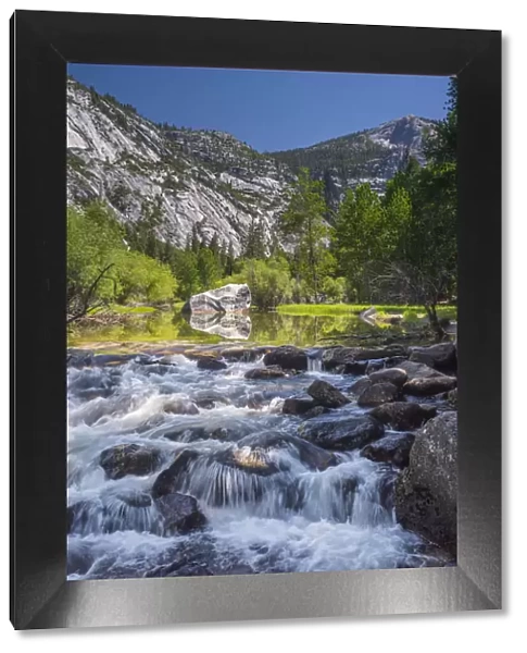 USA, California, Yosemite National Park, Tenaya Creek, Mirror Lake
