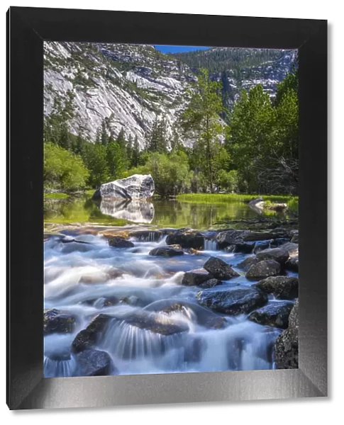 USA, California, Yosemite National Park, Tenaya Creek, Mirror Lake