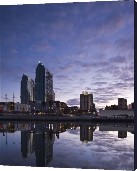 USA, Florida, Tampa, Tampa Museum of Art and high rise buildings, dawn