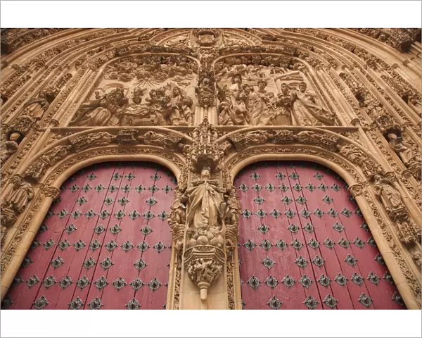 Spain, Castilla y Leon Region, Salamanca Province, Salamanca, Salamanca Cathedrals