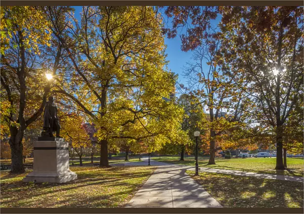 USA, Connecticut, Hartford, Bushnell Park, autumn, sttue of Horace Wells, discoverer