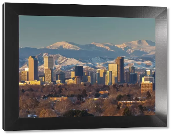 USA, Colorado, Denver, city view and Rocky Mountains from the east