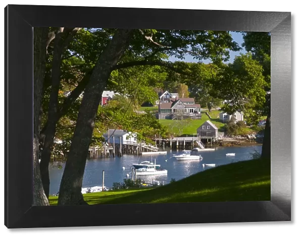 USA, Maine, Pemaquid Peninsular, New Harbor, Lobster Fishing Boats and jetties