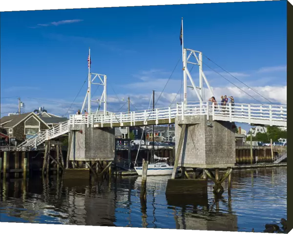 USA, Maine, Ogunquit, Perkins Cove, footbridge