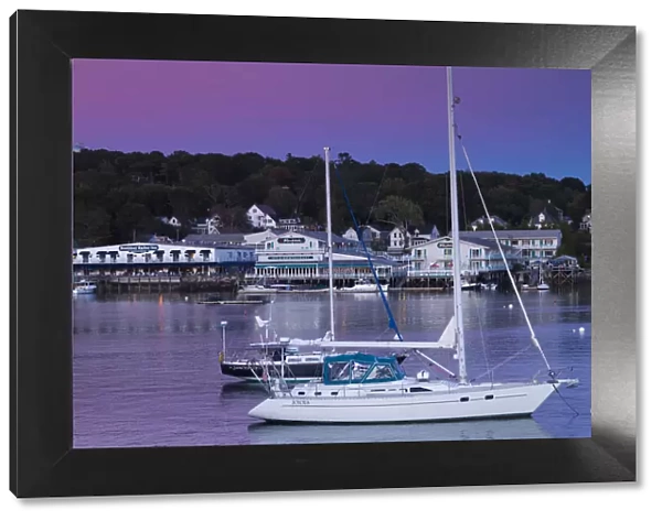 USA, Maine, Boothbay Harbor, boats, dusk